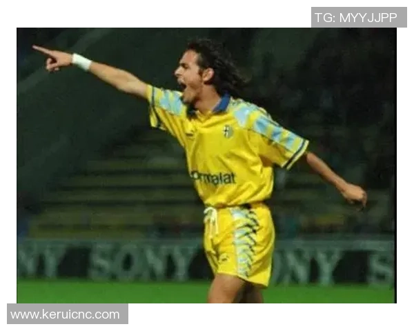 菲利波因扎吉从神奇前锋到绿茵导师的人生轨迹与足球智慧探索